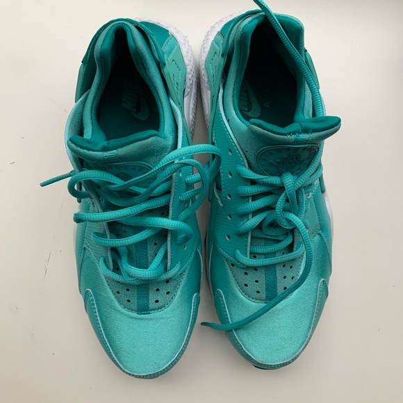 teal huaraches